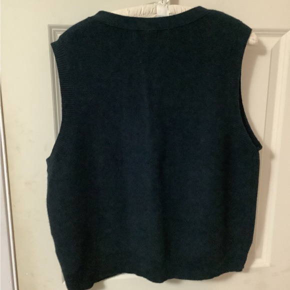 NAADAM Cashmere Sleeveless Sweater - Picture 2 of 3